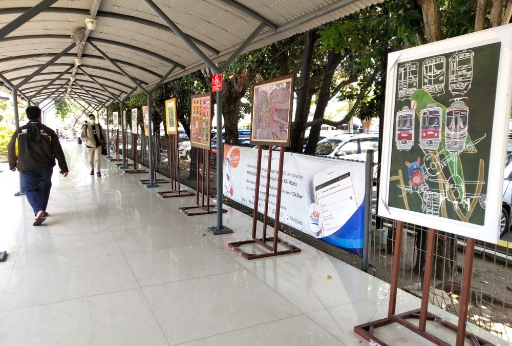 Painting of Train Lovers at Gubeng Station, As a HUT KAI Gift
